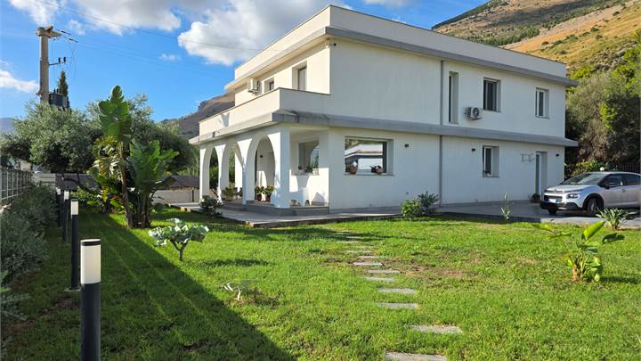 Villa in vendita a 